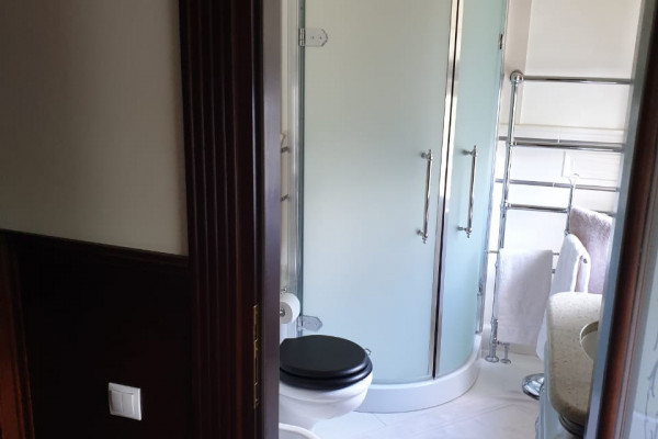 Отдельно стоящее здание в историческом центре Львова